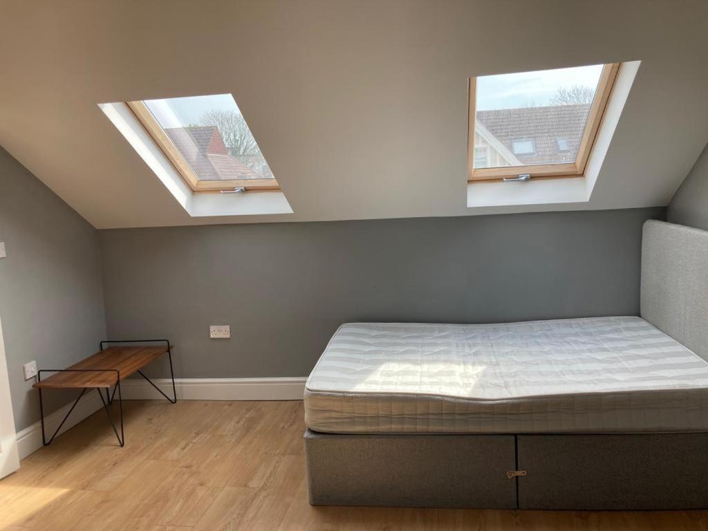 112 Gleneagle Road Rooms Londra Dış mekan fotoğraf