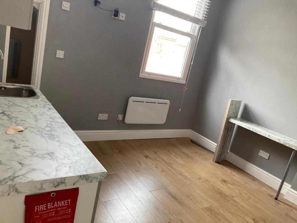 112 Gleneagle Road Rooms Londra Dış mekan fotoğraf